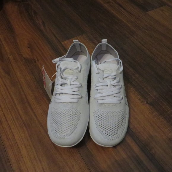 NFINITY Shoes Nwt Nfinity Flyte Cheer Shoes White On White Size 85